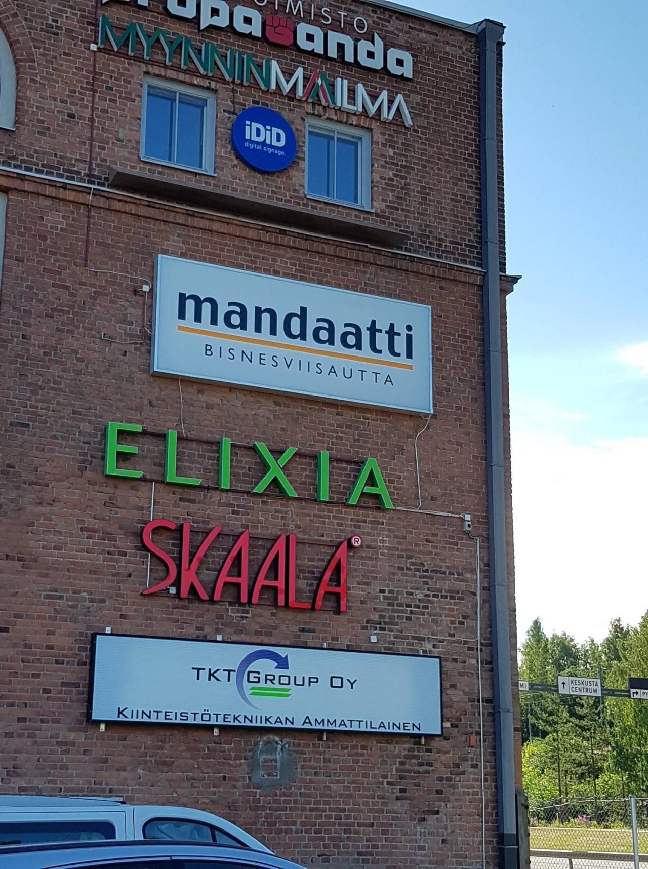 Tilitoimisto Mandaatti Tampere on keskeisellä paikalla Näsinneulan katveessa.